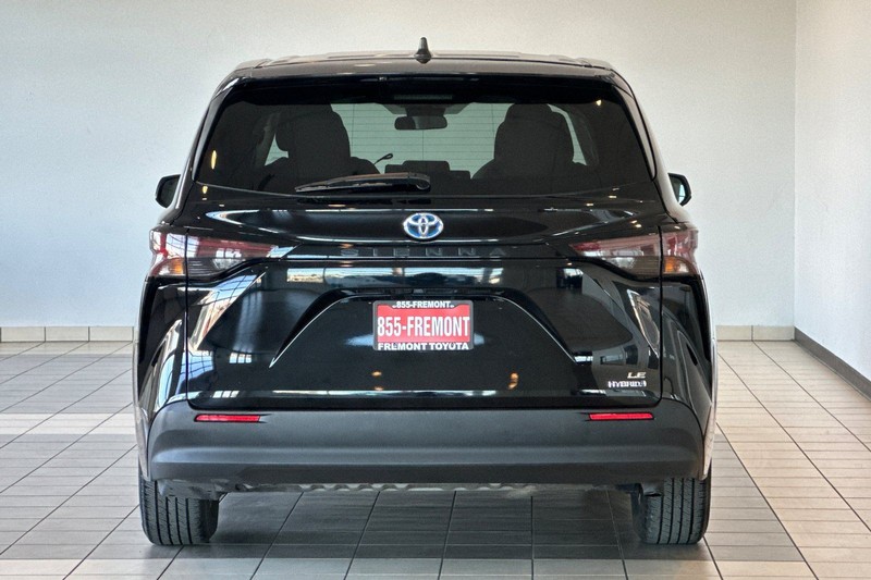 Toyota Sienna Vehicle Full-screen Gallery Image 05