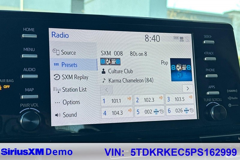 Toyota Sienna Vehicle Full-screen Gallery Image 29