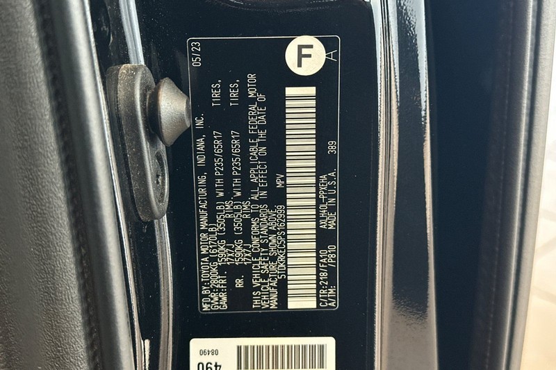 Toyota Sienna Vehicle Full-screen Gallery Image 30