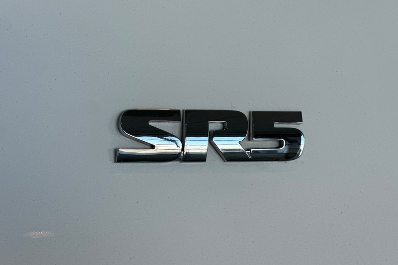 Toyota 4Runner Vehicle Full-screen Gallery Image 27