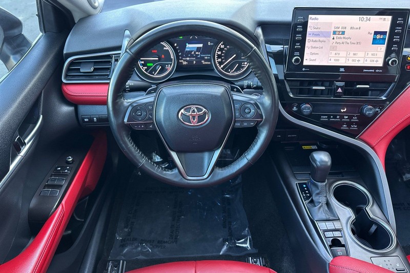 Toyota Camry Vehicle Full-screen Gallery Image 14