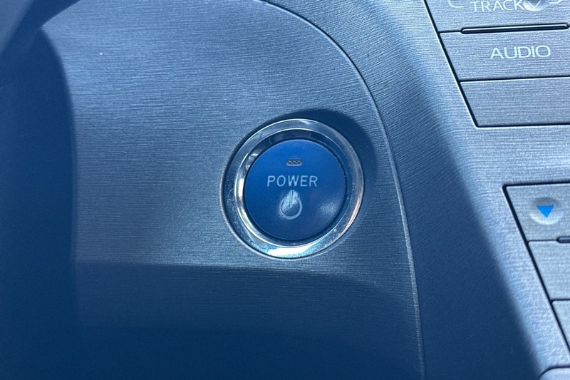 Toyota Prius Vehicle Full-screen Gallery Image 21