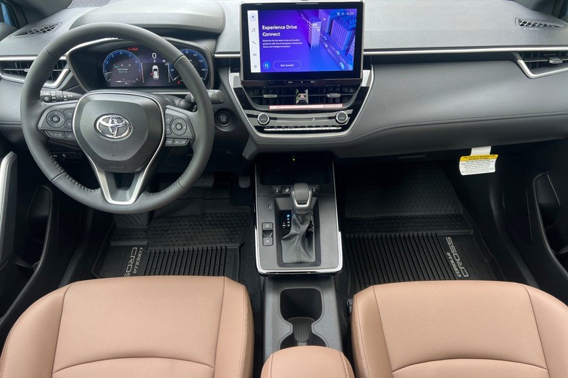 Toyota Corolla Cross Vehicle Full-screen Gallery Image 11