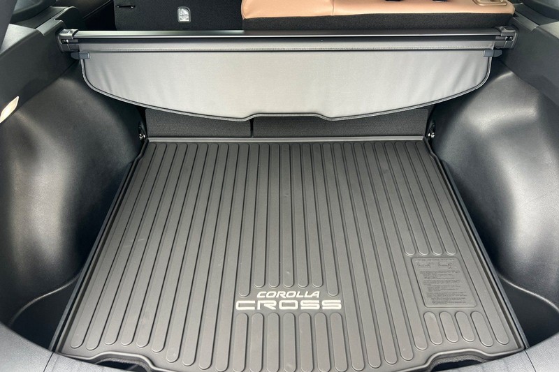 Toyota Corolla Cross Vehicle Full-screen Gallery Image 13