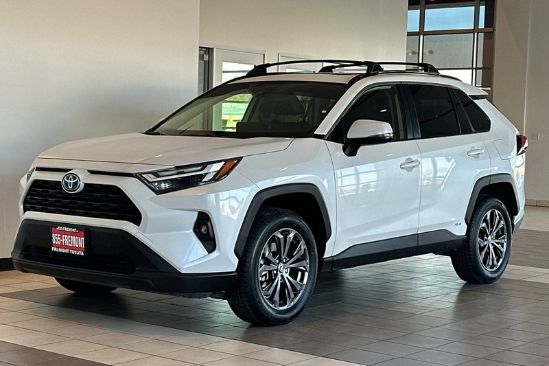 Toyota RAV4 Vehicle Full-screen Gallery Image 08