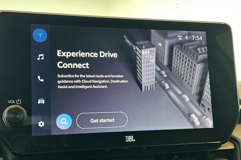 Toyota RAV4 Vehicle Full-screen Gallery Image 19