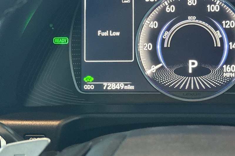 Lexus ES Vehicle Full-screen Gallery Image 25