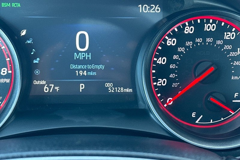 Toyota Camry Vehicle Full-screen Gallery Image 24