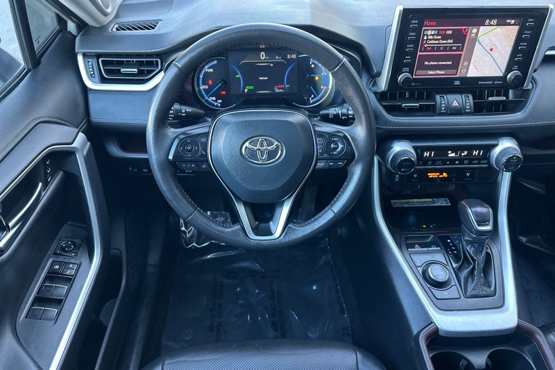 Toyota RAV4 Hybrid Vehicle Full-screen Gallery Image 14