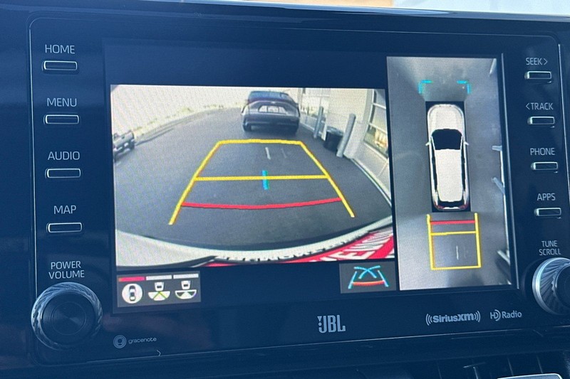 Toyota RAV4 Hybrid Vehicle Full-screen Gallery Image 20