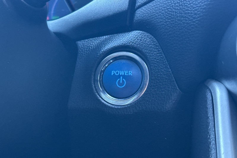 Toyota RAV4 Hybrid Vehicle Full-screen Gallery Image 23