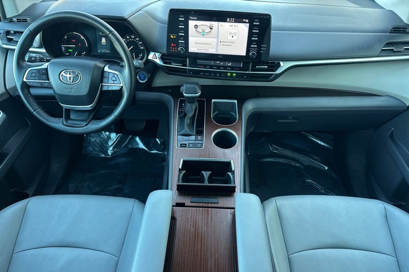 Toyota Sienna Vehicle Full-screen Gallery Image 13
