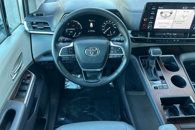 Toyota Sienna Vehicle Full-screen Gallery Image 14