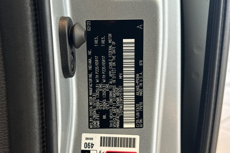 Toyota Sienna Vehicle Full-screen Gallery Image 29