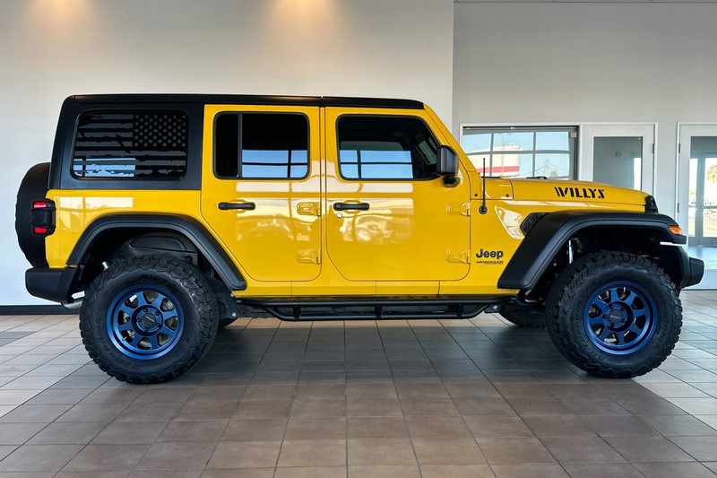 Jeep Wrangler Unlimited Vehicle Full-screen Gallery Image 03