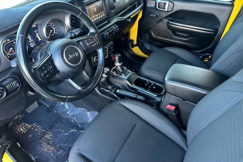 Jeep Wrangler Unlimited Vehicle Full-screen Gallery Image 10