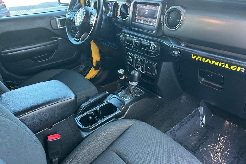 Jeep Wrangler Unlimited Vehicle Full-screen Gallery Image 16