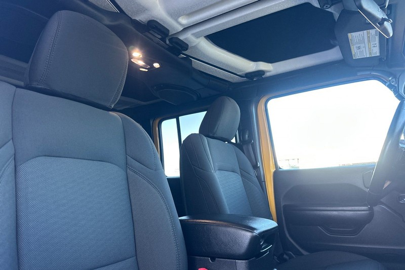 Jeep Wrangler Unlimited Vehicle Full-screen Gallery Image 17