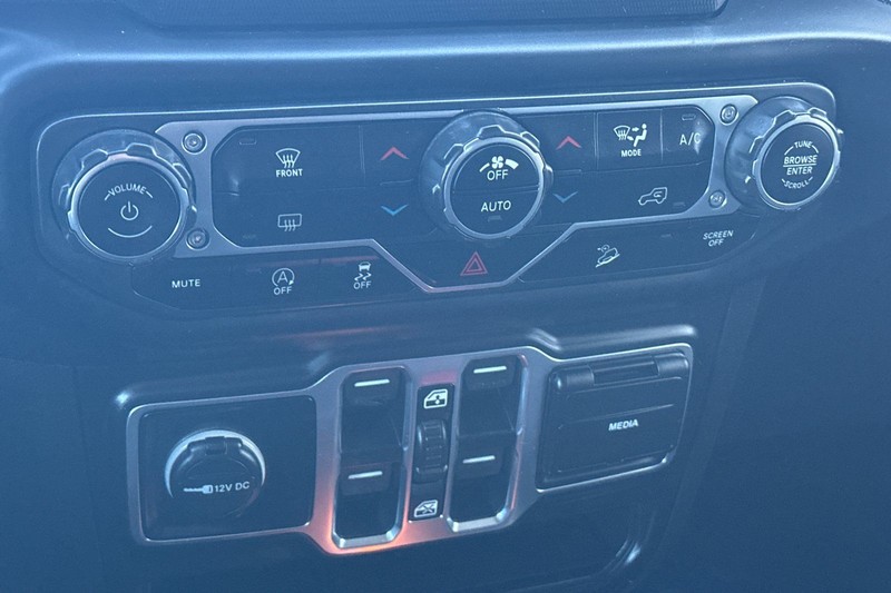 Jeep Wrangler Unlimited Vehicle Full-screen Gallery Image 21