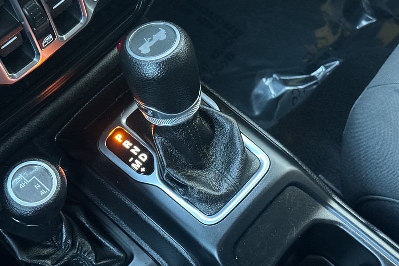 Jeep Wrangler Unlimited Vehicle Full-screen Gallery Image 22