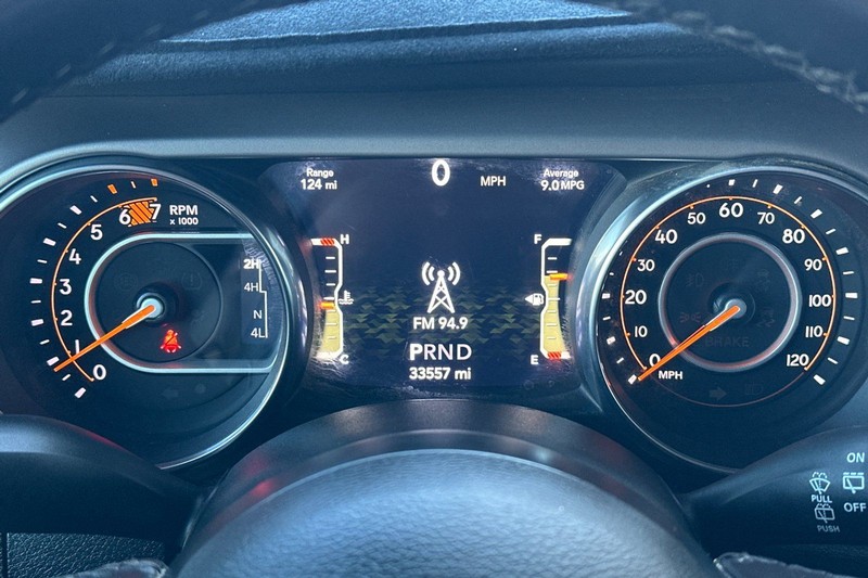 Jeep Wrangler Unlimited Vehicle Full-screen Gallery Image 25