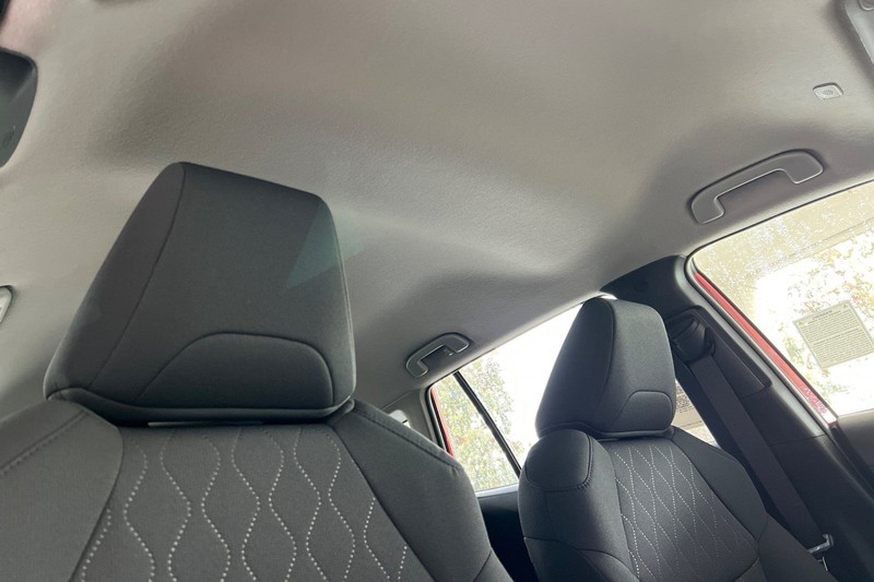 Toyota Corolla Cross Vehicle Full-screen Gallery Image 14