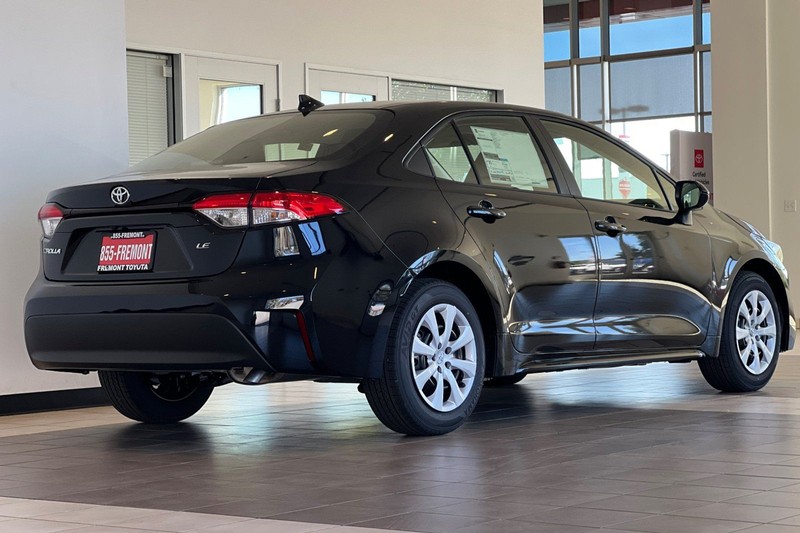 Toyota Corolla Vehicle Full-screen Gallery Image 05