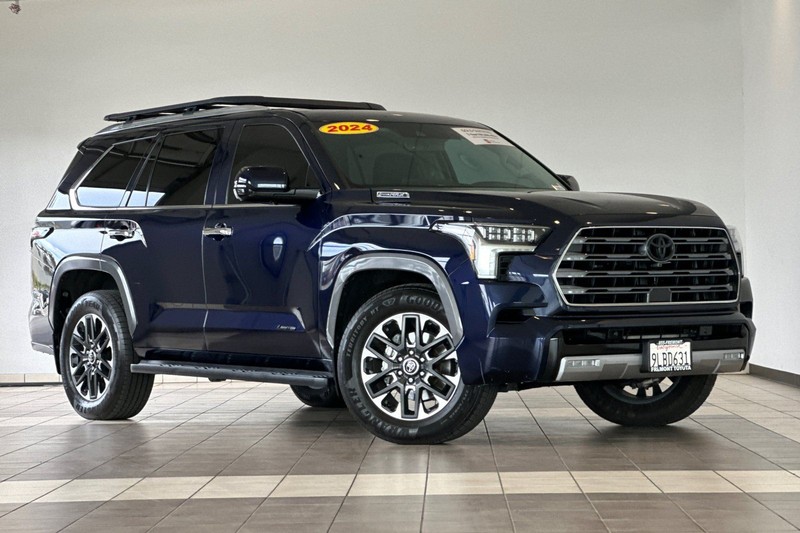 Toyota Sequoia Vehicle Full-screen Gallery Image 02