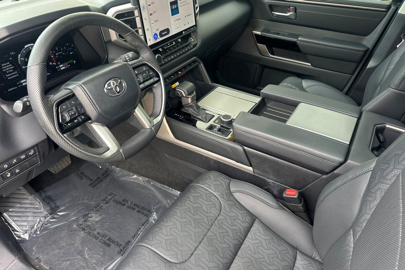 Toyota Sequoia Vehicle Full-screen Gallery Image 10