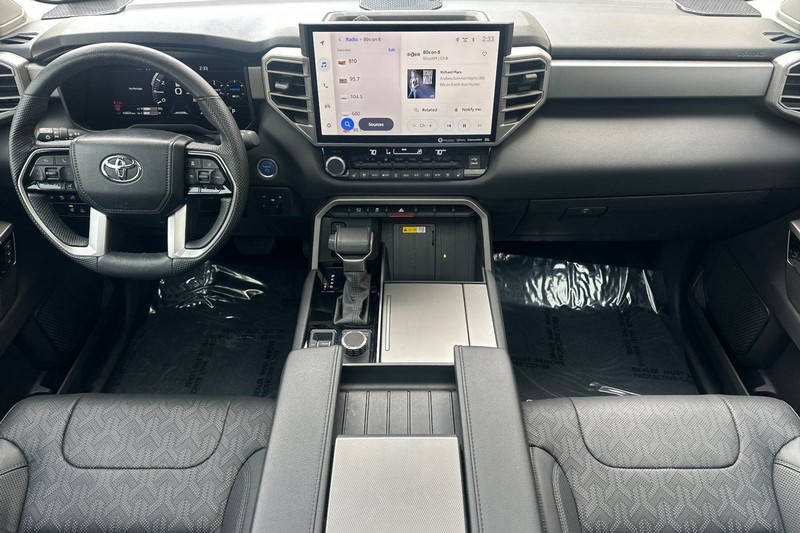 Toyota Sequoia Vehicle Full-screen Gallery Image 13