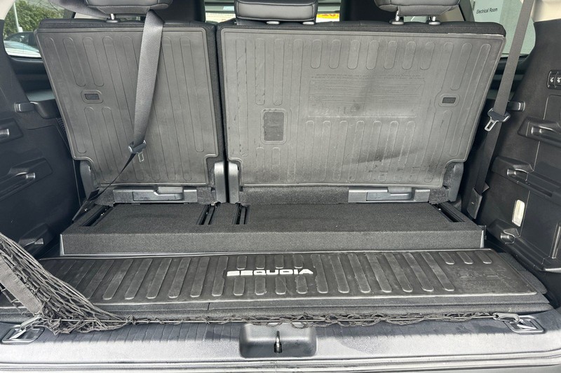 Toyota Sequoia Vehicle Full-screen Gallery Image 16