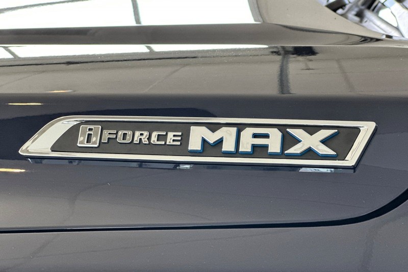 Toyota Sequoia Vehicle Full-screen Gallery Image 29