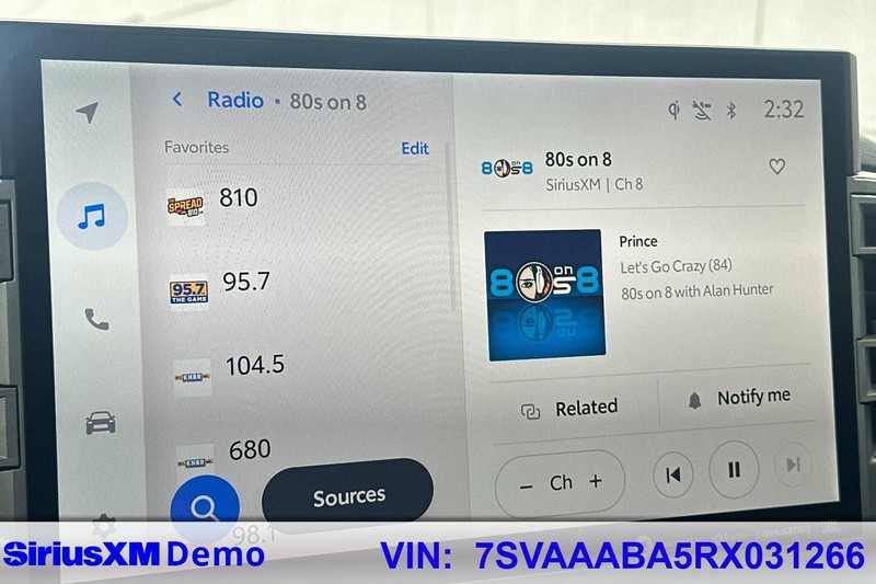 Toyota Sequoia Vehicle Full-screen Gallery Image 30