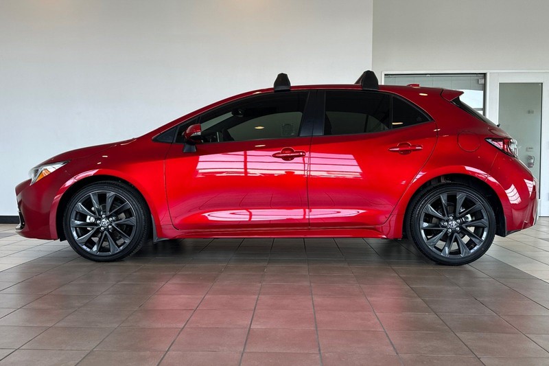 Toyota Corolla Hatchback Vehicle Full-screen Gallery Image 07