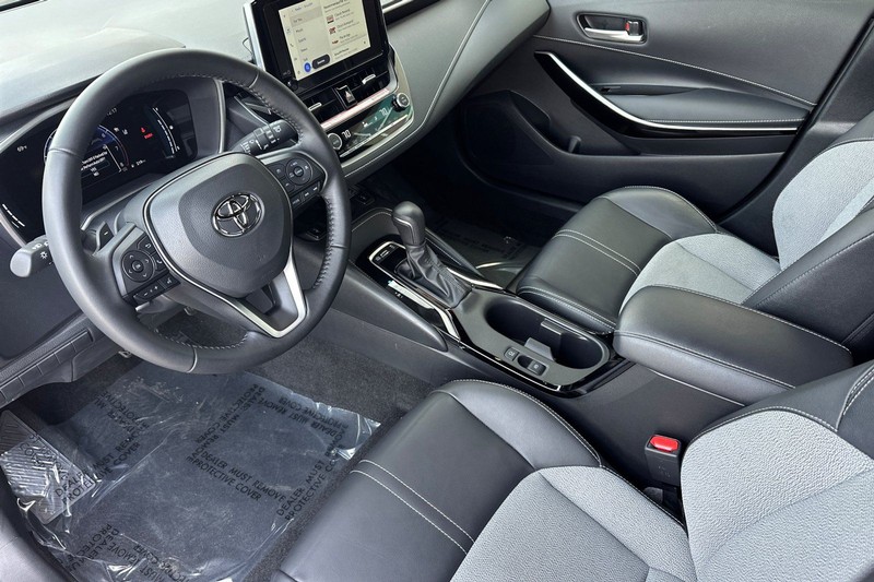 Toyota Corolla Hatchback Vehicle Full-screen Gallery Image 10