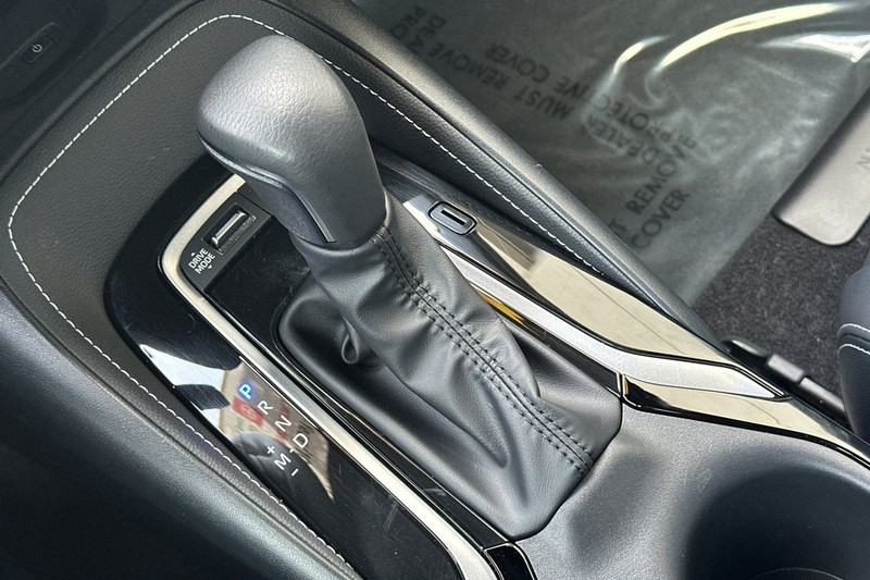 Toyota Corolla Hatchback Vehicle Full-screen Gallery Image 22