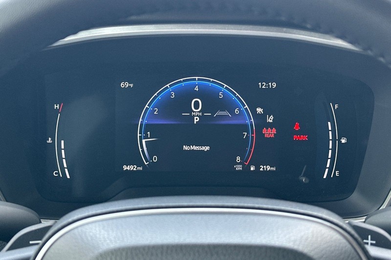 Toyota Corolla Hatchback Vehicle Full-screen Gallery Image 25