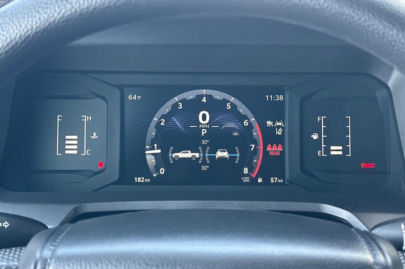 Toyota Tacoma 4WD Vehicle Full-screen Gallery Image 24