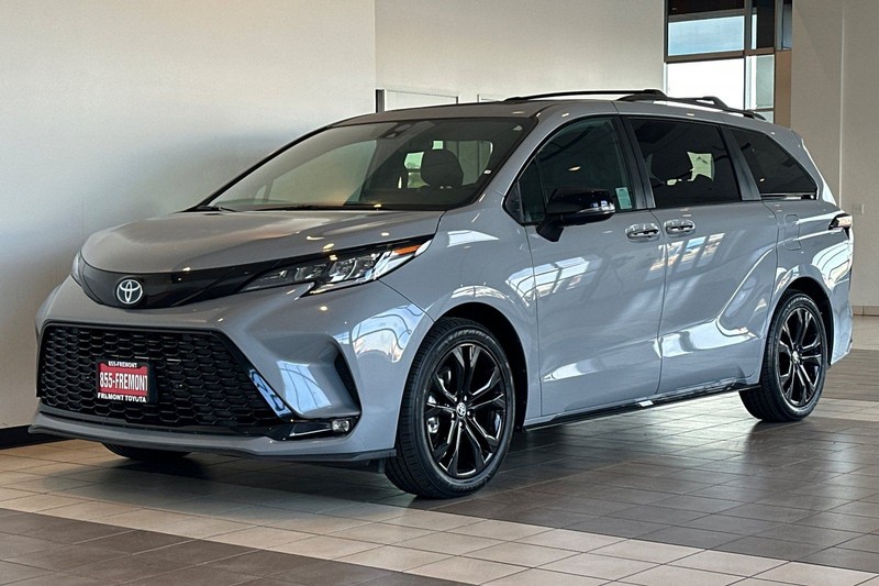 Toyota Sienna Vehicle Full-screen Gallery Image 08