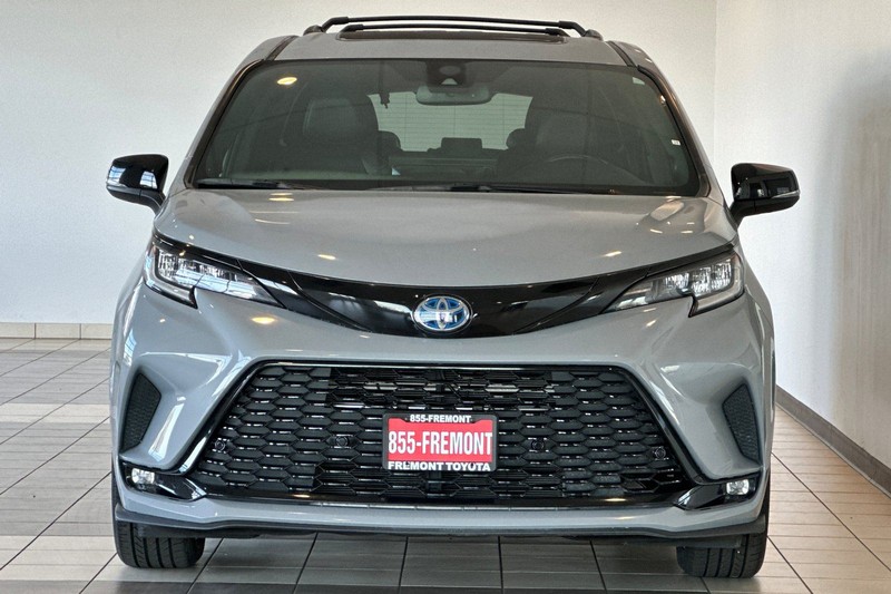 Toyota Sienna Vehicle Full-screen Gallery Image 09