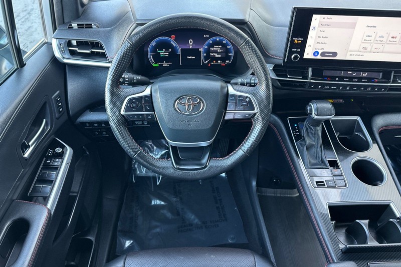 Toyota Sienna Vehicle Full-screen Gallery Image 14