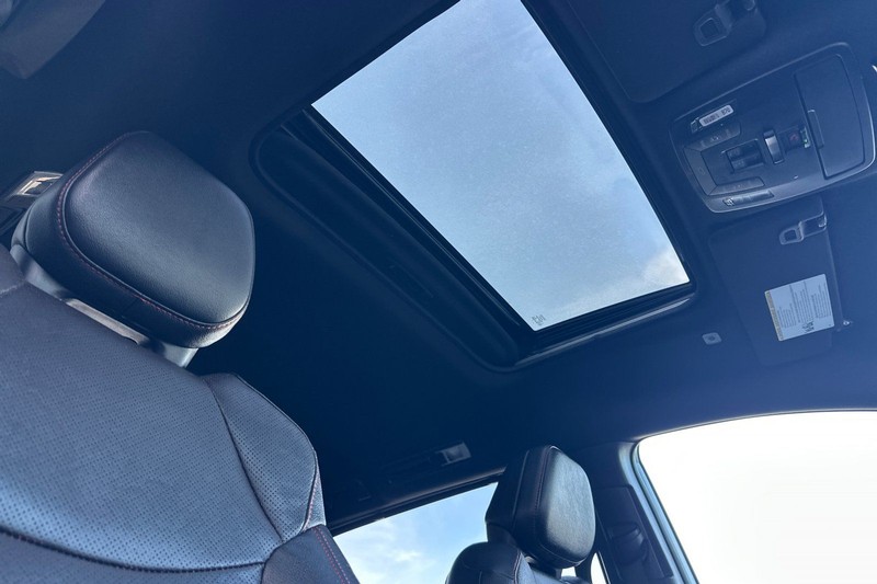 Toyota Sienna Vehicle Full-screen Gallery Image 18