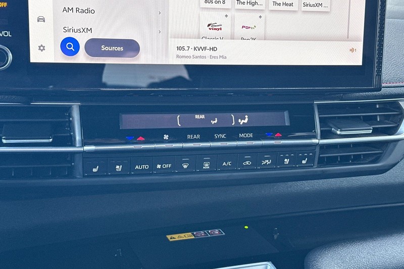 Toyota Sienna Vehicle Full-screen Gallery Image 22