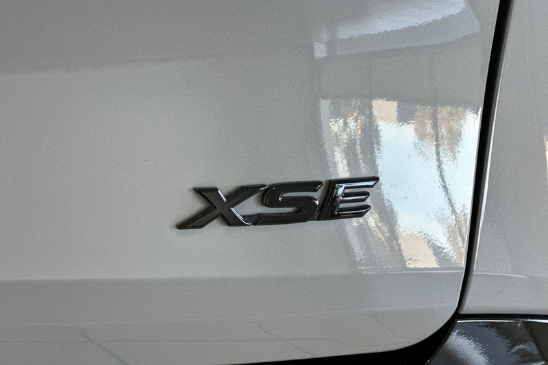 Toyota Sienna Vehicle Full-screen Gallery Image 29