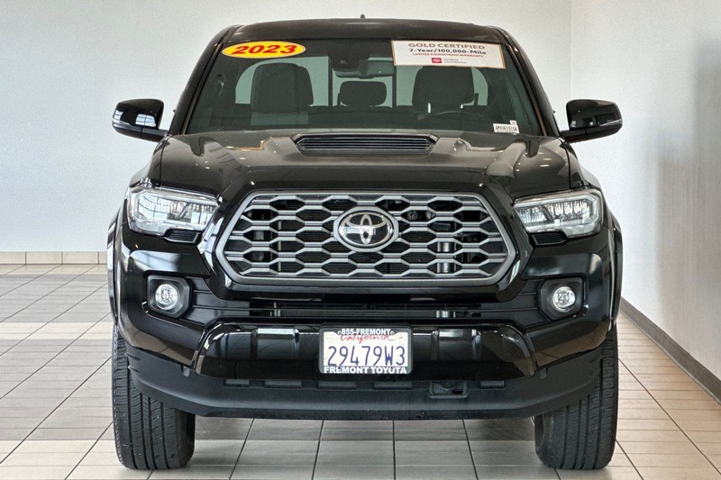 Toyota Tacoma 4WD Vehicle Full-screen Gallery Image 09