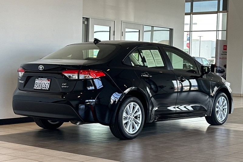 Toyota Corolla Vehicle Full-screen Gallery Image 04