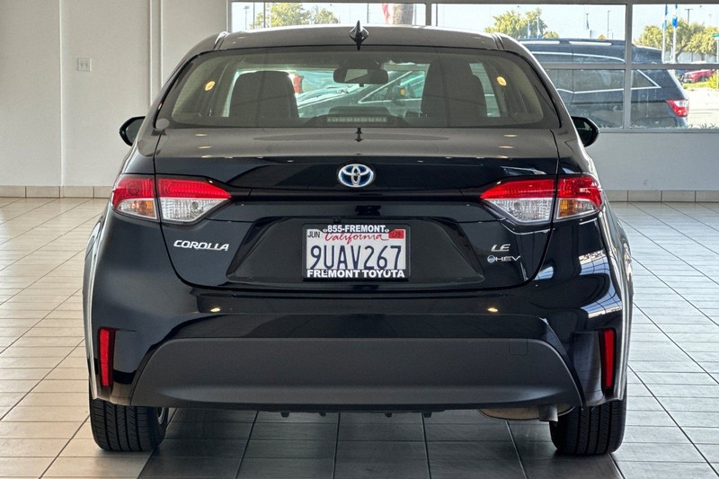 Toyota Corolla Vehicle Full-screen Gallery Image 05