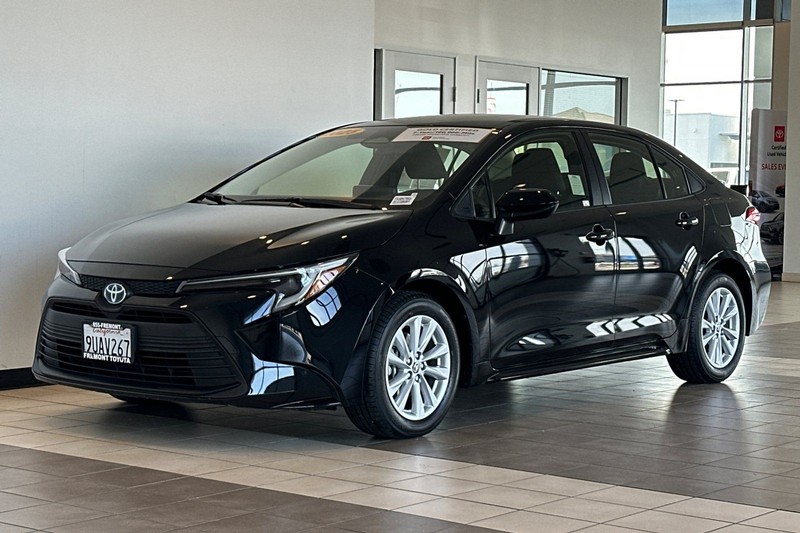 Toyota Corolla Vehicle Full-screen Gallery Image 08