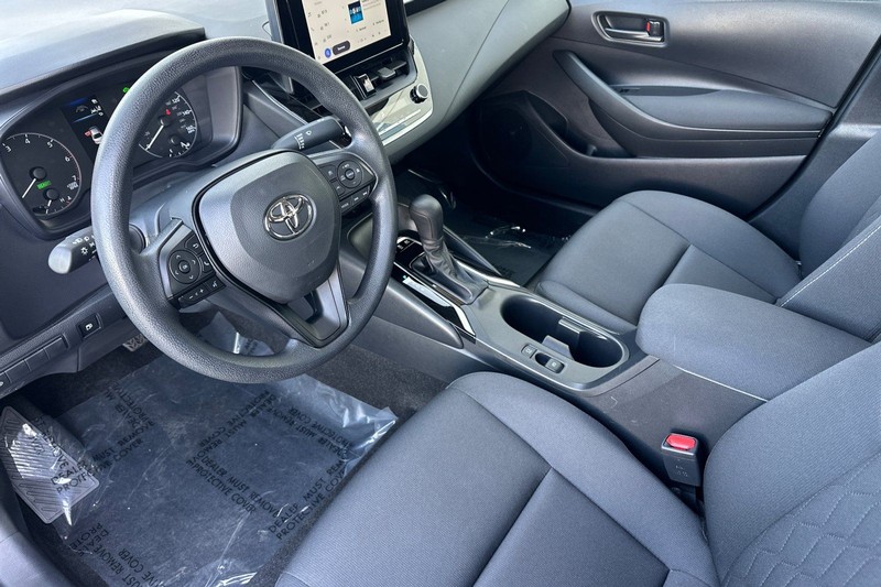 Toyota Corolla Vehicle Full-screen Gallery Image 10