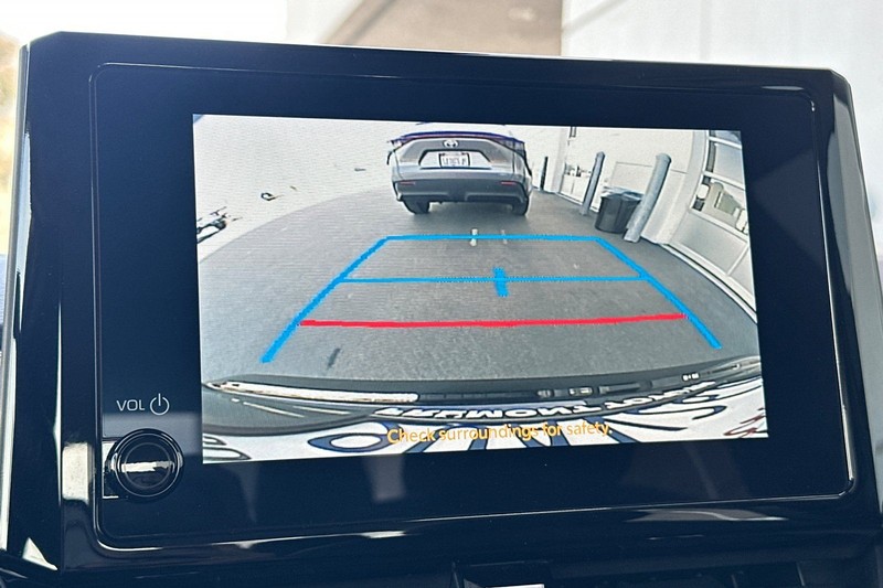 Toyota Corolla Vehicle Full-screen Gallery Image 19